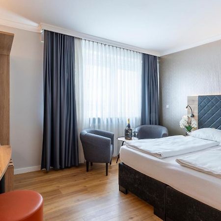Plaza Inn Rieker Stuttgart Hauptbahnhof Екстериор снимка
