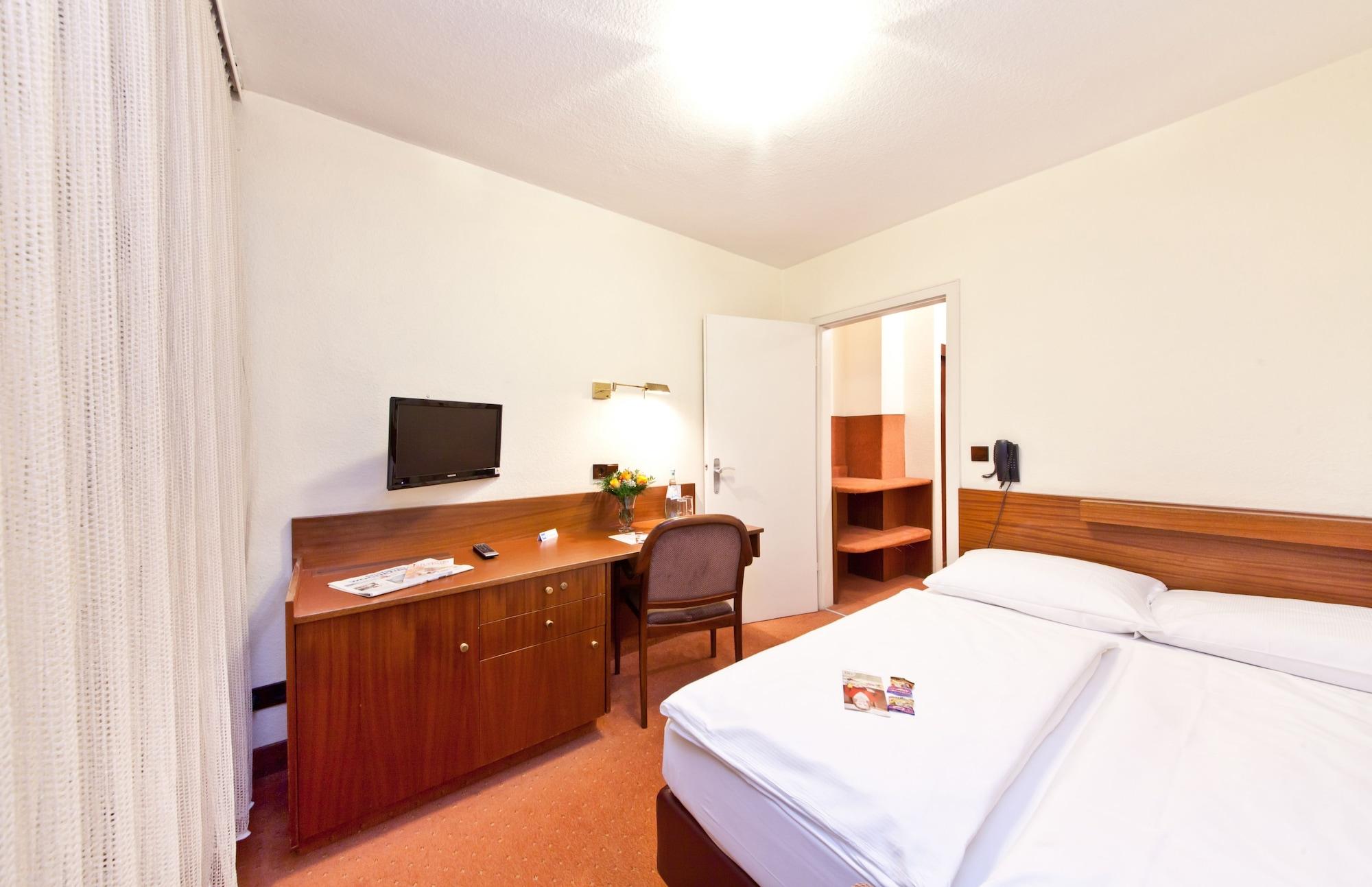 Plaza Inn Rieker Stuttgart Hauptbahnhof Екстериор снимка