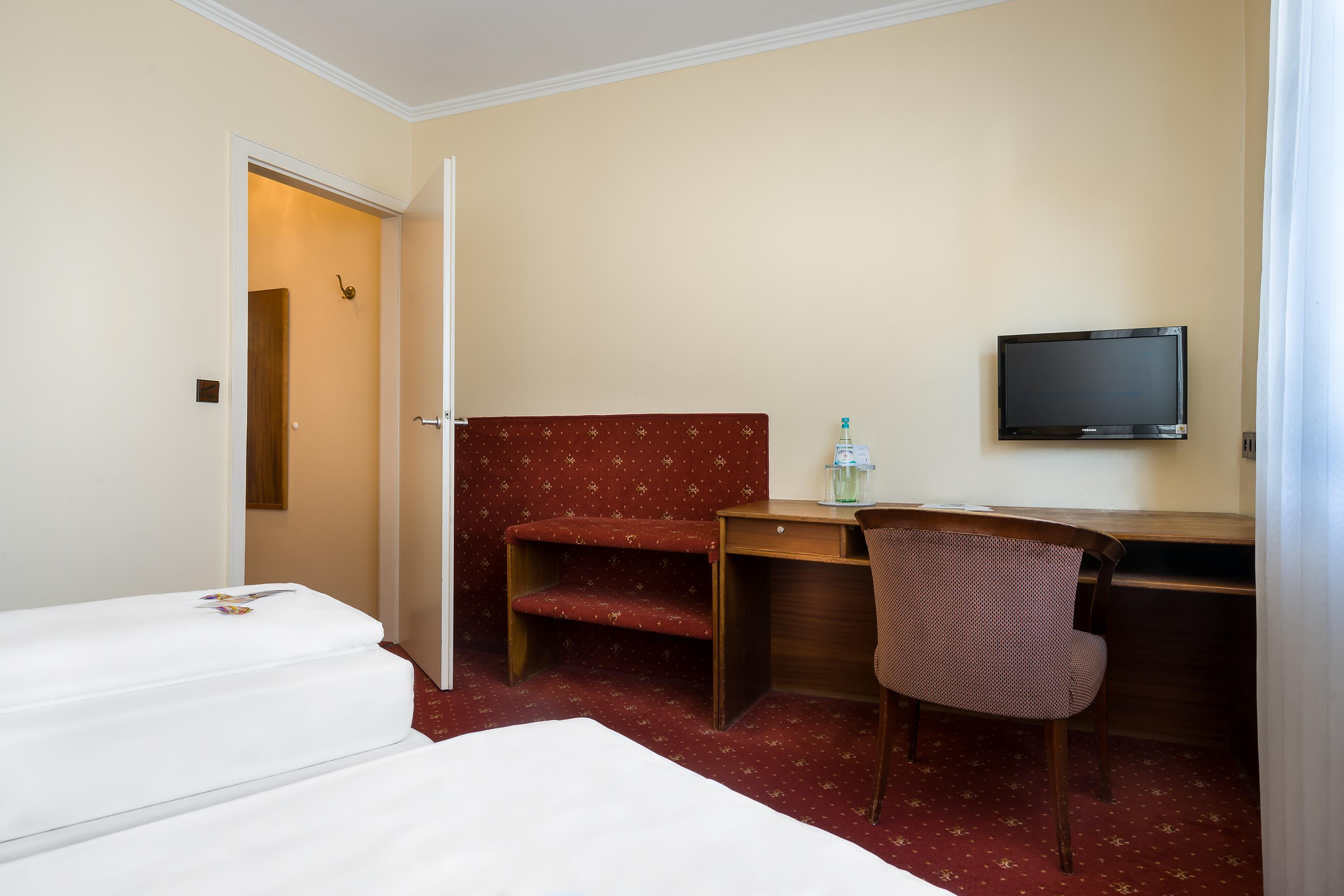 Plaza Inn Rieker Stuttgart Hauptbahnhof Екстериор снимка