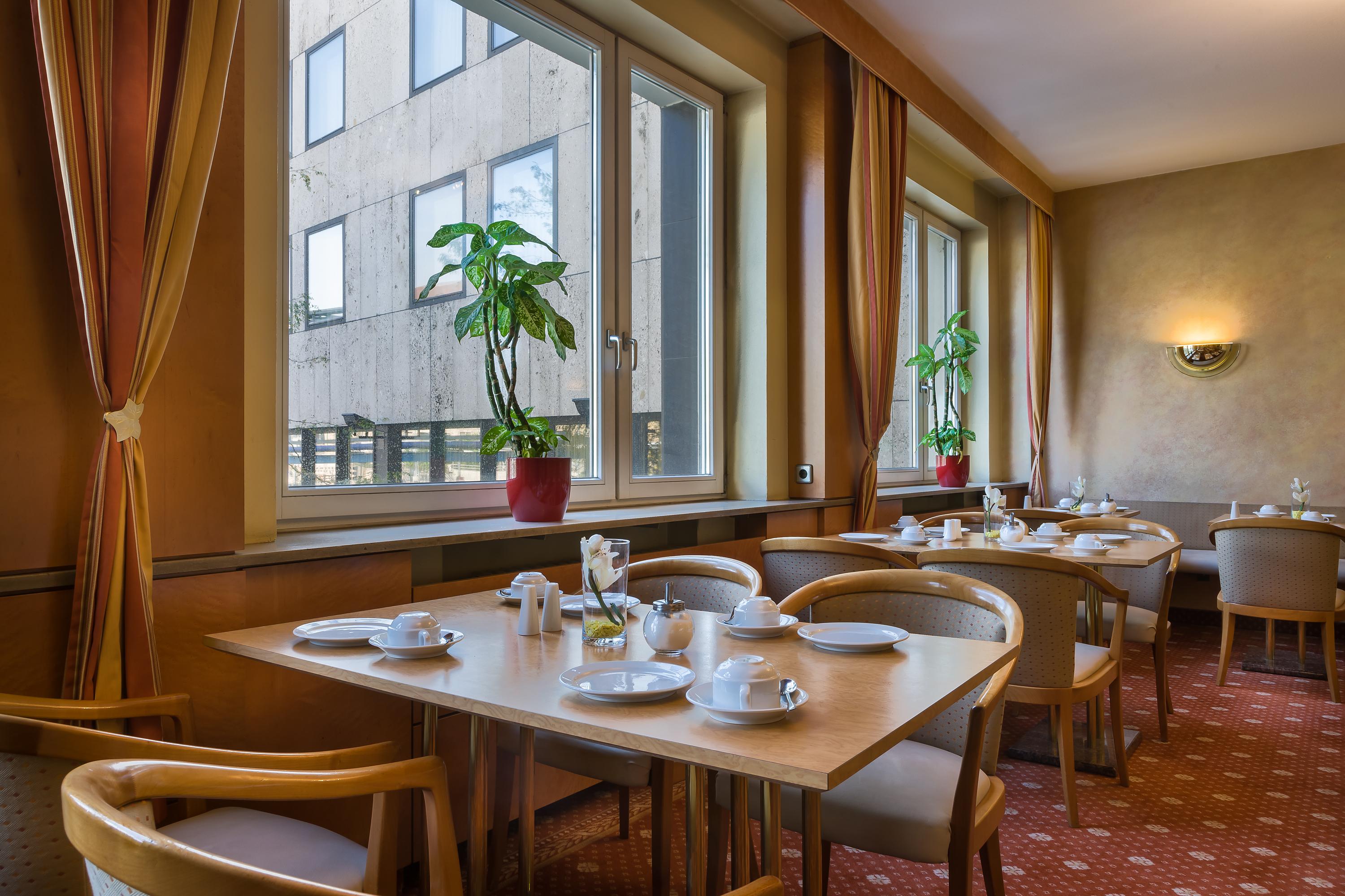 Plaza Inn Rieker Stuttgart Hauptbahnhof Екстериор снимка