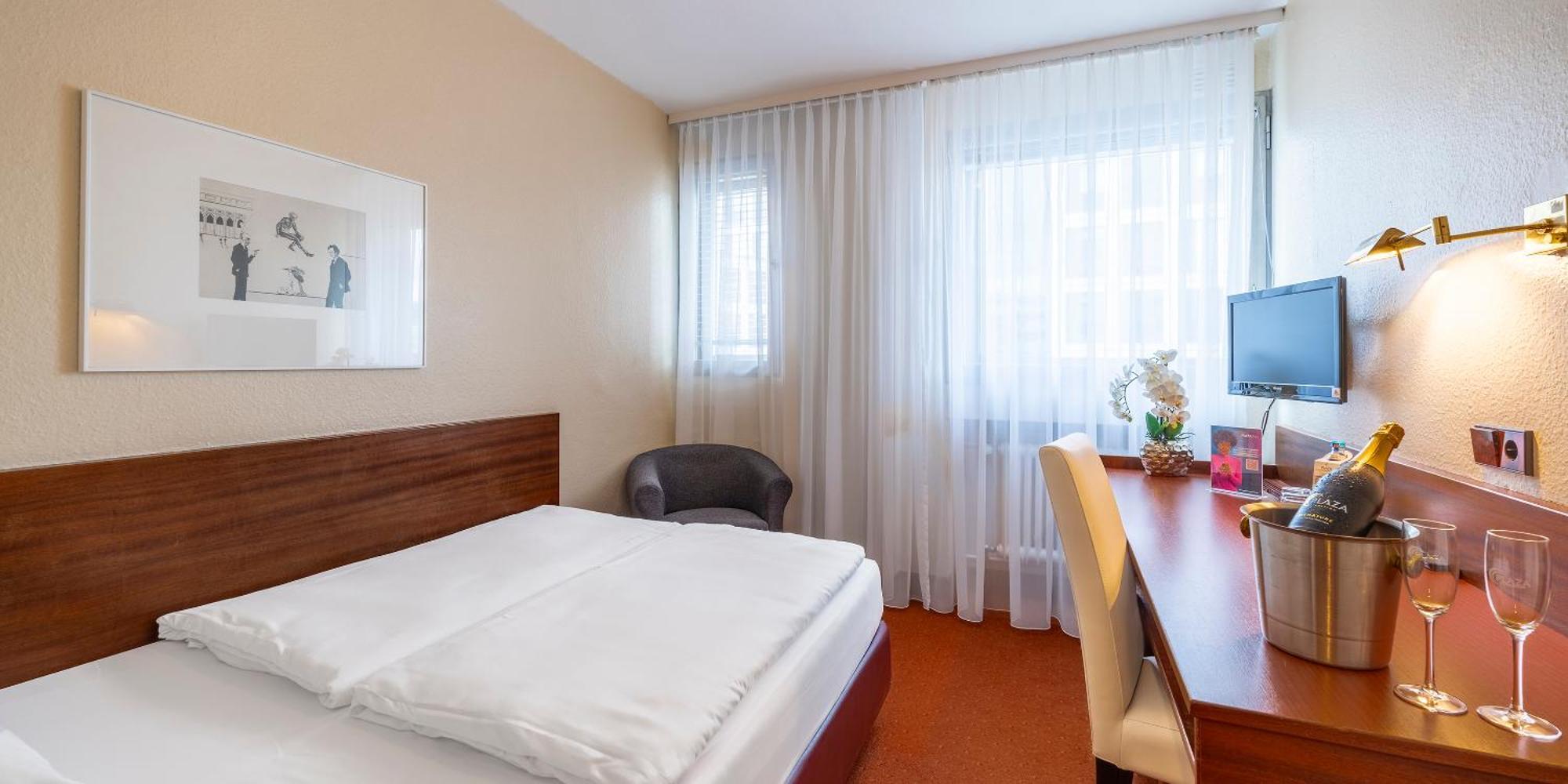 Plaza Inn Rieker Stuttgart Hauptbahnhof Екстериор снимка
