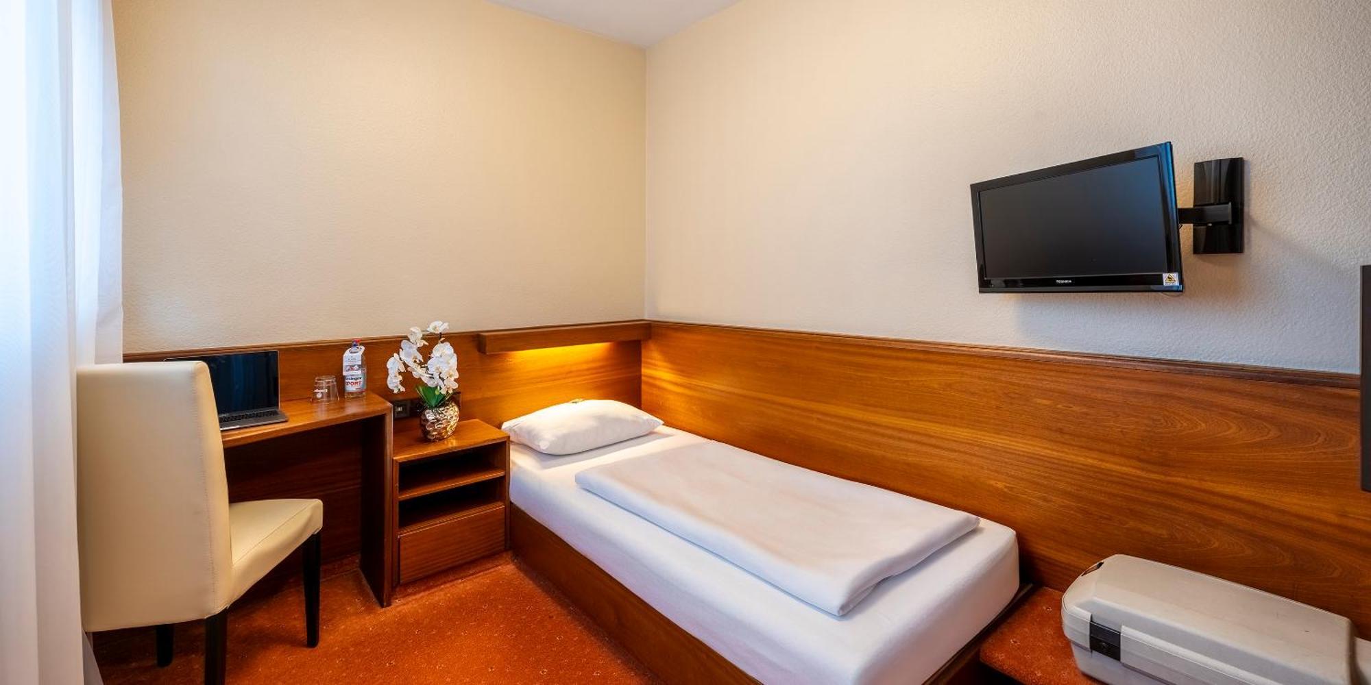 Plaza Inn Rieker Stuttgart Hauptbahnhof Екстериор снимка